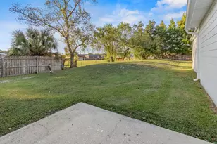 8240 Sevilla St, Navarre, FL 32566 - Photo 24