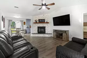 8240 Sevilla St, Navarre, FL 32566 - Photo 8