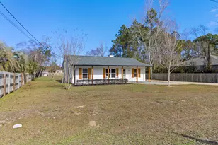 8240 Sevilla St, Navarre, FL 32566 - Photo 2