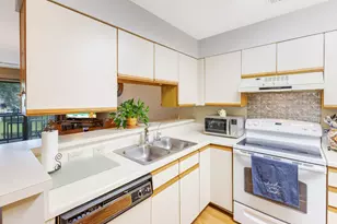 310 Westlake Ct, Niceville, FL 32578 - Photo 10