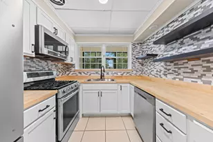 123 SW Robinwood Dr SW, Fort Walton Beach, FL 32548 - Photo 2