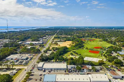 119 NW Hollywood Boulevard NW, Fort Walton Beach, FL 32548 - Photo 4