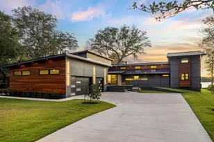 1435 Bayshore Dr, Niceville, FL 32578 - Photo 1