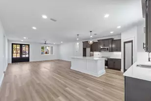 8390 Verano St, Navarre, FL 32566 - Photo 10