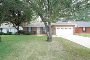 4505 Parkwood Square, Niceville, FL 32578 - Photo 1