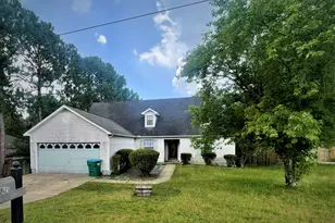 421 Juniper Dr, Crestview, FL 32536 - Photo 2