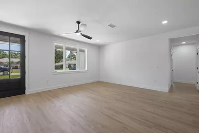 7713 Sandstone Street, Navarre, FL 32566 - Photo 12