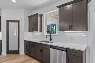 8393 Segura St, Navarre, FL 32566 - Photo 10