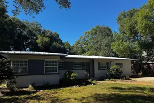 32 NE Bay Dr NE, Fort Walton Beach, FL 32548 - Photo 2