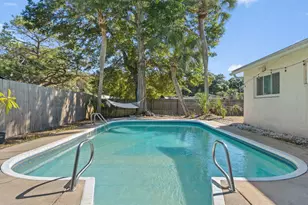 145 W Terry Circle W, Mary Esther, FL 32569 - Photo 2