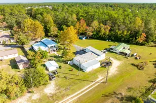 176 Bourbon St, Freeport, FL 32439 - Photo 2