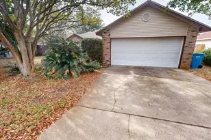 2293 Estate Cir, Navarre, FL 32566 - Photo 2