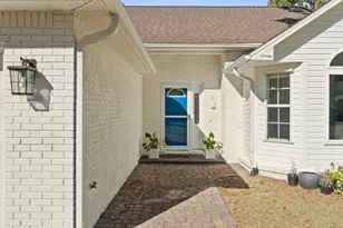 6814 Avenida De Galvez, Navarre, FL 32566 - Photo 2