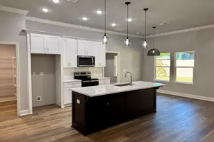 114 A Marimba St, Mary Esther, FL 32569 - Photo 4