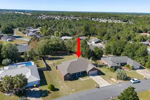 415 Jillian Dr, Crestview, FL 32536 - Photo 2