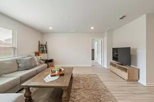 435 Scarborough St, Crestview, FL 32539 - Photo 16