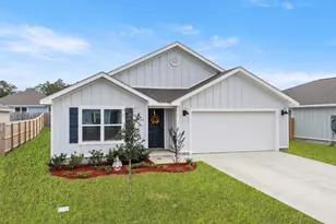 435 Scarborough St, Crestview, FL 32539 - Photo 2