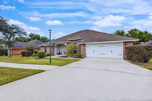 4670 Chanteuse Pkwy, Crestview, FL 32539 - Photo 2