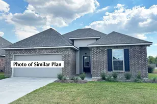 14 Bon Ami Dr, Freeport, FL 32439 - Photo 1