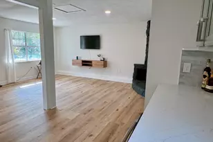 215 NE Buck Dr NE, Fort Walton Beach, FL 32548 - Photo 8