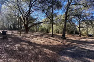 63 Cherokee Cir, Defuniak Springs, FL 32433 - Photo 8