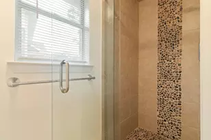 946 Shalimar Point Dr, Shalimar, FL 32579 - Photo 52