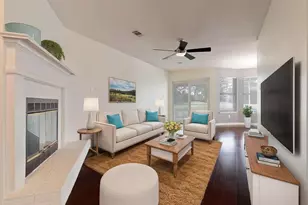 946 Shalimar Point Dr, Shalimar, FL 32579 - Photo 1