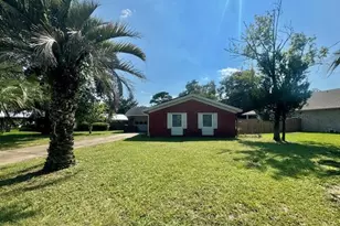 1002 Julia Ave, Niceville, FL 32578 - Photo 1