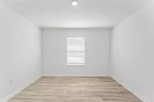 453 Riverwalk Cir, Freeport, FL 32439 - Photo 12