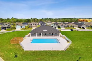 453 Riverwalk Cir, Freeport, FL 32439 - Photo 34