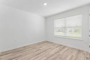 453 Riverwalk Cir, Freeport, FL 32439 - Photo 6