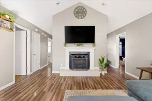 206 Seville Cir, Mary Esther, FL 32569 - Photo 6