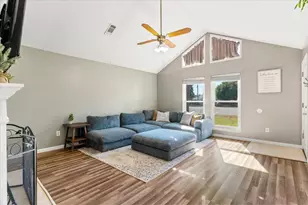 206 Seville Cir, Mary Esther, FL 32569 - Photo 8