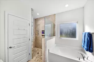3030 Crown Creek Cir, Crestview, FL 32539 - Photo 20
