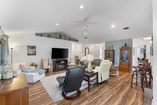 2061 Bahama Dr, Navarre, FL 32566 - Photo 18