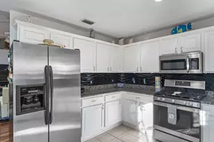 2061 Bahama Dr, Navarre, FL 32566 - Photo 8