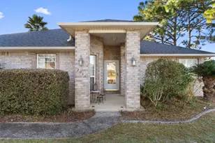 2061 Bahama Dr, Navarre, FL 32566 - Photo 4