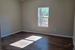 559 W Michaelangelo Road W, Defuniak Springs, FL 32433 - Photo 10