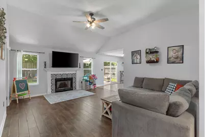 366 Brookwood Boulevard, Mary Esther, FL 32569 - Photo 4