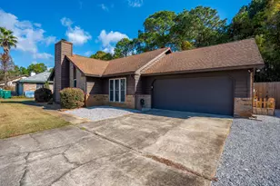 1084 Boulevard De La Parisienne, Mary Esther, FL 32569 - Photo 2