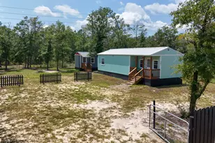 261 W Royal Palm Ave W, Defuniak Springs, FL 32433 - Photo 2