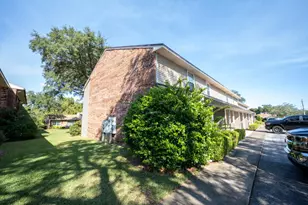 225 Carmel Dr, Fort Walton Beach, FL 32547 - Photo 2