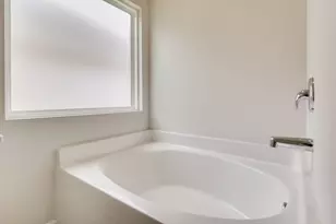 8033 Fir Tree Dr, Milton, FL 32583 - Photo 14