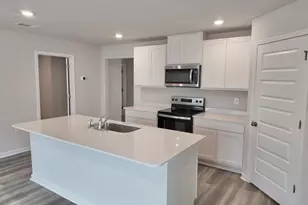 8029 Fir Tree Dr, Milton, FL 32583 - Photo 6