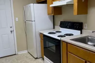 6905 Sea Turtle Cir, Navarre, FL 32566 - Photo 4