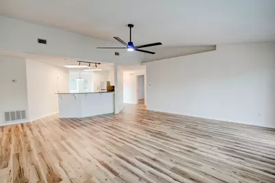 2989 Via Conquistadores, Navarre, FL 32566 - Photo 14