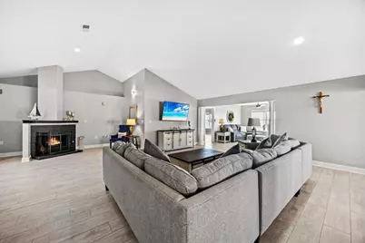 156 Shoreline Drive, Mary Esther, FL 32569 - Photo 8