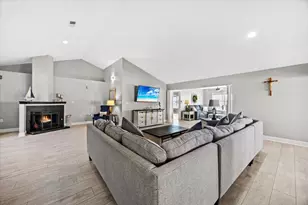 156 Shoreline Dr, Mary Esther, FL 32569 - Photo 8