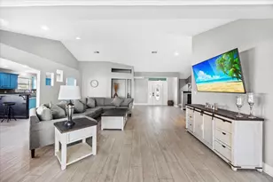 156 Shoreline Dr, Mary Esther, FL 32569 - Photo 10