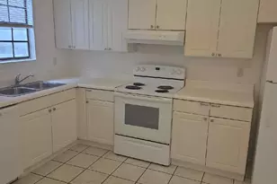 90 6th Ave, Shalimar, FL 32579 - Photo 2